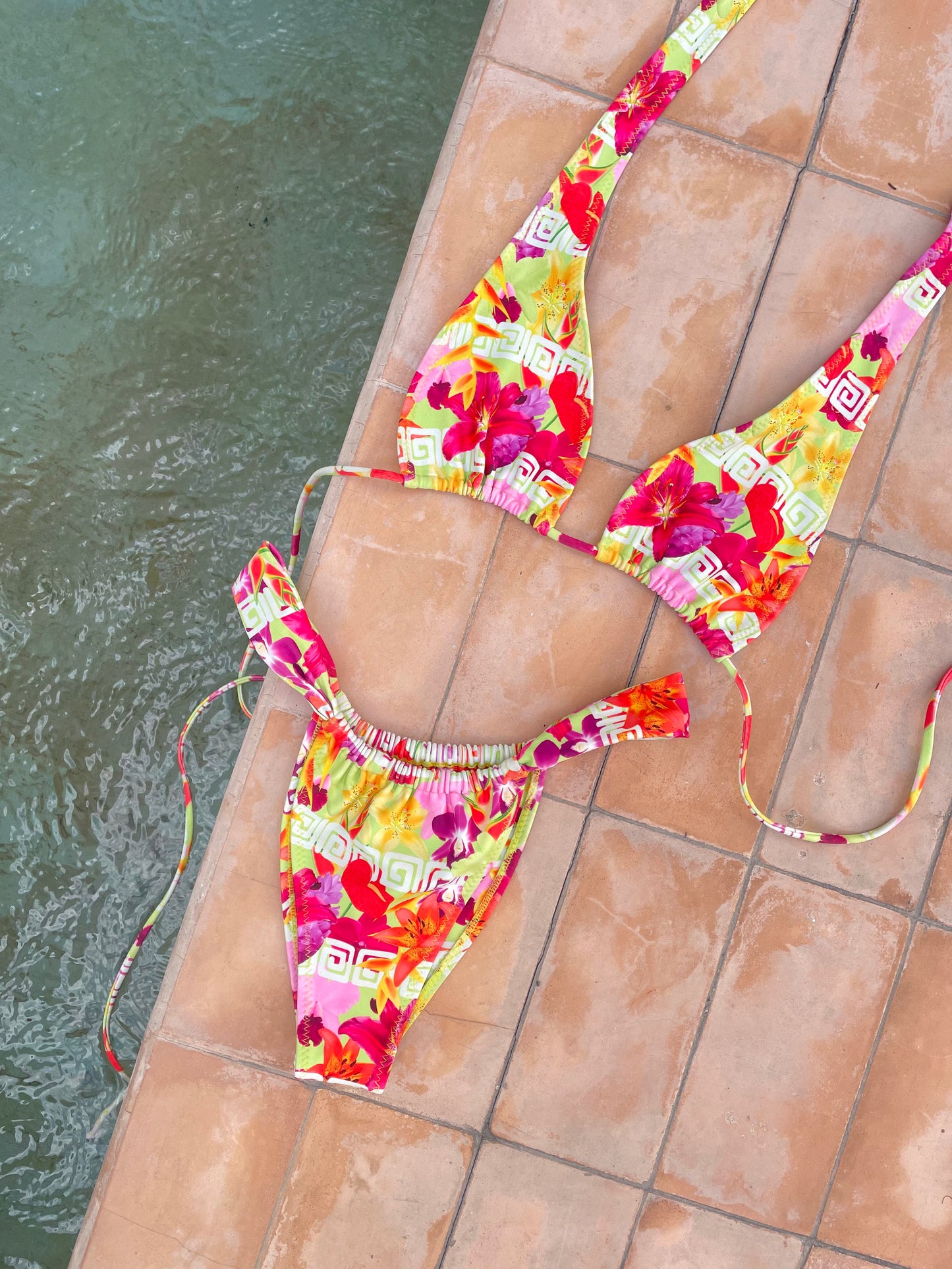 CABO BIKINI TOP | TROPIC BOUQUET